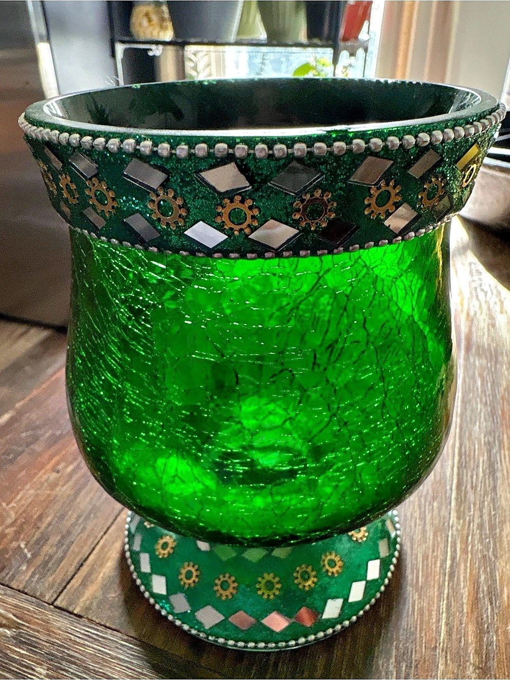 Green & Black Geometric Decorative Vase